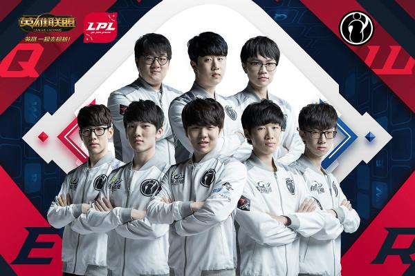 官方：摩根-罗杰斯当选PFA年度最佳年轻球员